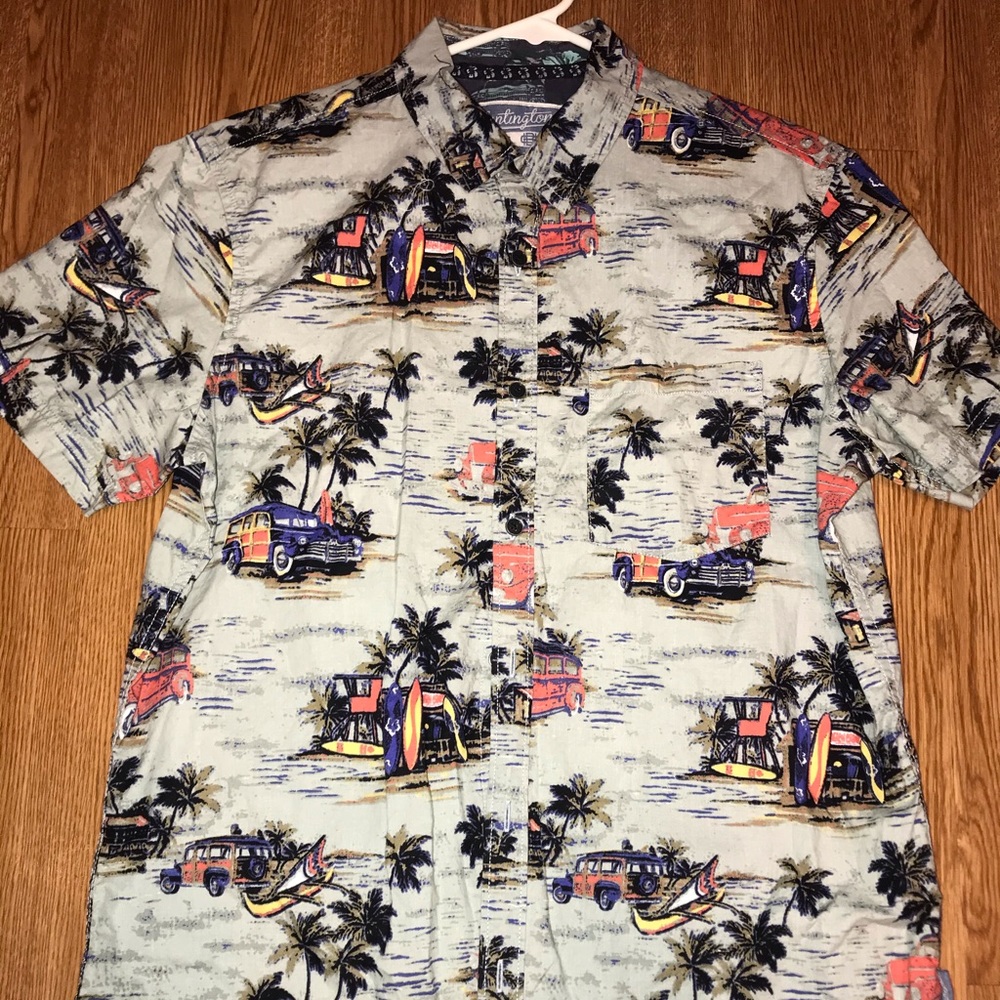 Like new men’s Hawaiian shift with Woody pattern